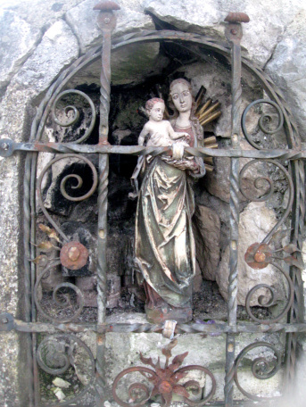 Marienstatue der Hausmadonna